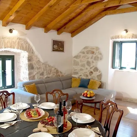 Holiday home Fuer 8 Personen Und 2 In Banj, Dalmatien Inseln Vor Zadar Zdrelac