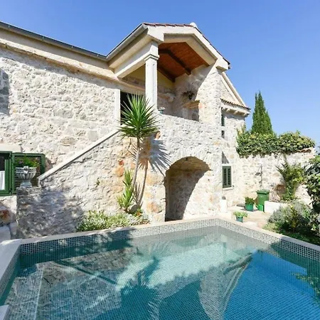 Fuer 8 Personen Und 2 In Banj, Dalmatien Inseln Vor Zadar Holiday home *