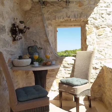 Holiday home Fuer 8 Personen Und 2 In Banj, Dalmatien Inseln Vor Zadar Zdrelac