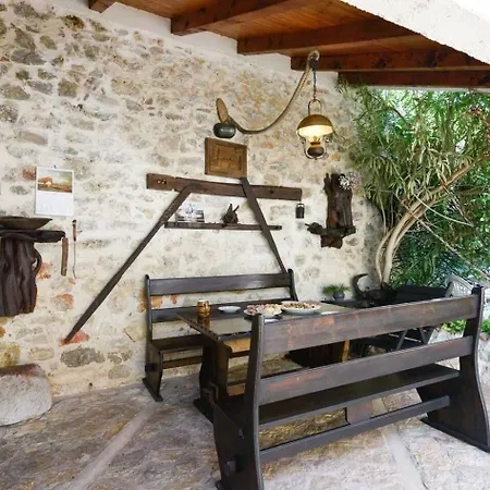 Holiday home Fuer 8 Personen Und 2 In Banj, Dalmatien Inseln Vor Zadar *